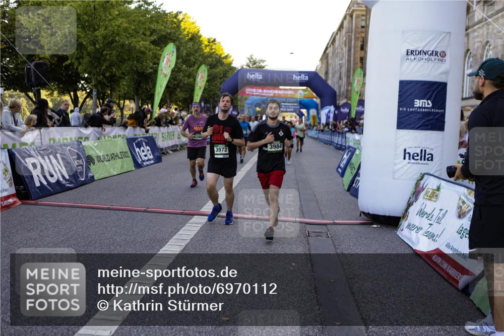01.09.2024 - BARMER Alsterlauf Kathrin Stürmer Photography http://msf.ph/oto/6970112 01.09.2024 09:58:14 Ziel 2757, 2759, 2760, 2795, 3231, 3245, 3542, 3828, 3829, 3830, 3831, 3832, 3901, 4008, 4147, 4331, 4396, 4401, 4585, 4711, 4799, 4881, 2035, 2052, 2392, 2617, 2632, 2885, 3030, 3071, 3234, 3711, 3744, 3972, 3978, 3984, 4189, 4265, 4376, 4394, 4765, 4853, 4890, 4988, 5230, 8018, 8136, 8381 meine-sportfotos.de