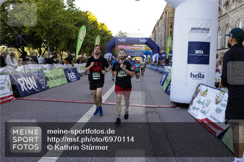 01.09.2024 - BARMER Alsterlauf Kathrin Stürmer Photography http://msf.ph/oto/6970114 01.09.2024 09:58:14 Ziel 2757, 2759, 2760, 2795, 3231, 3245, 3542, 3828, 3829, 3830, 3831, 3832, 3901, 4008, 4147, 4331, 4396, 4401, 4585, 4711, 4799, 4881, 2035, 2052, 2392, 2617, 2632, 2885, 3030, 3071, 3234, 3711, 3744, 3972, 3978, 3984, 4189, 4265, 4376, 4394, 4765, 4853, 4890, 4988, 5230, 8018, 8136, 8381 meine-sportfotos.de