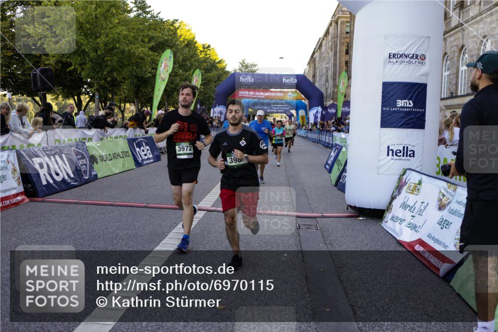 01.09.2024 - BARMER Alsterlauf Kathrin Stürmer Photography http://msf.ph/oto/6970115 01.09.2024 09:58:14 Ziel 2757, 2759, 2760, 2795, 3231, 3245, 3542, 3828, 3829, 3830, 3831, 3832, 3901, 4008, 4147, 4331, 4396, 4401, 4585, 4711, 4799, 4881, 2035, 2052, 2392, 2617, 2632, 2885, 3030, 3071, 3234, 3711, 3744, 3972, 3978, 3984, 4189, 4265, 4376, 4394, 4765, 4853, 4890, 4988, 5230, 8018, 8136, 8381 meine-sportfotos.de