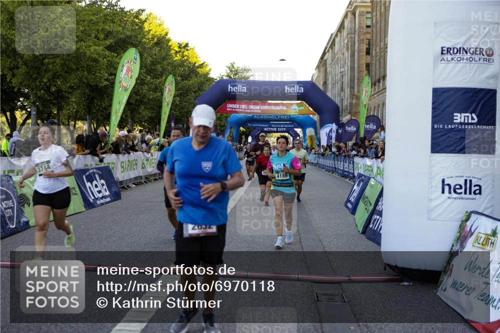 01.09.2024 - BARMER Alsterlauf Kathrin Stürmer Photography http://msf.ph/oto/6970118 01.09.2024 09:58:16 Ziel 2588, 2757, 2759, 2760, 3231, 3245, 3285, 3375, 3460, 3542, 3699, 3828, 3829, 3830, 3831, 3832, 4008, 4147, 4331, 4401, 4711, 4799, 4881, 2035, 2052, 2392, 2617, 2632, 3071, 3234, 3662, 3711, 3744, 3972, 3978, 3984, 4189, 4265, 4376, 4394, 4765, 4853, 4988, 5071, 8018, 8136, 8381 meine-sportfotos.de