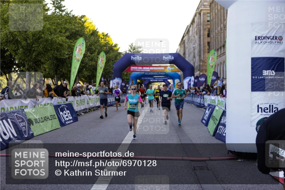 01.09.2024 - BARMER Alsterlauf Kathrin Stürmer Photography http://msf.ph/oto/6970128 01.09.2024 09:58:26 Ziel 2441, 2588, 2759, 2760, 3033, 3231, 3243, 3245, 3285, 3375, 3460, 3542, 3699, 3983, 4230, 4268, 4401, 4596, 4682, 5040, 5199, 8218, 8256, 2035, 2392, 2430, 2617, 2634, 2855, 3353, 3646, 3662, 3856, 3894, 3978, 4265, 4352, 4636, 4723, 4765, 5071, 5126, 8133, 8136, 8174, 8263, 8381 meine-sportfotos.de