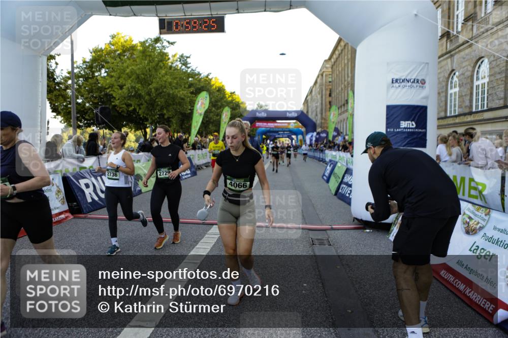 01.09.2024 - BARMER Alsterlauf Kathrin Stürmer Photography http://msf.ph/oto/6970216 01.09.2024 09:59:24 Ziel 2087, 2355, 2390, 2412, 2417, 2950, 3311, 3315, 3510, 3748, 3940, 4151, 4278, 4325, 4361, 4392, 4524, 4557, 4930, 5204, 5205, 5237, 8010, 8321, 2020, 2038, 2252, 2303, 2445, 2603, 2719, 2729, 2736, 3115, 3485, 3603, 3758, 4066, 4212, 4232, 4432, 4444, 4708, 4722, 5231, 5298, 8057, 8111, 8134, 8148, 8281 meine-sportfotos.de