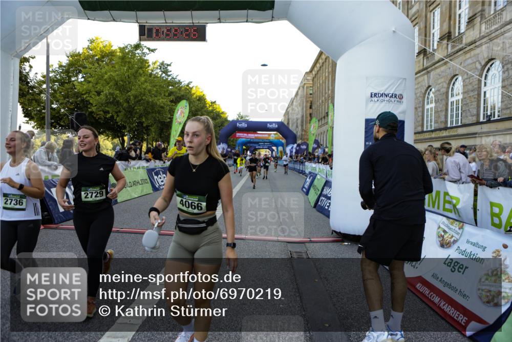 01.09.2024 - BARMER Alsterlauf Kathrin Stürmer Photography http://msf.ph/oto/6970219 01.09.2024 09:59:24 Ziel 2087, 2355, 2390, 2412, 2417, 2950, 3311, 3315, 3510, 3748, 3940, 4151, 4278, 4325, 4361, 4392, 4524, 4557, 4930, 5204, 5205, 5237, 8010, 8321, 2020, 2038, 2252, 2303, 2445, 2603, 2719, 2729, 2736, 3115, 3485, 3603, 3758, 4066, 4212, 4232, 4432, 4444, 4708, 4722, 5231, 5298, 8057, 8111, 8134, 8148, 8281 meine-sportfotos.de