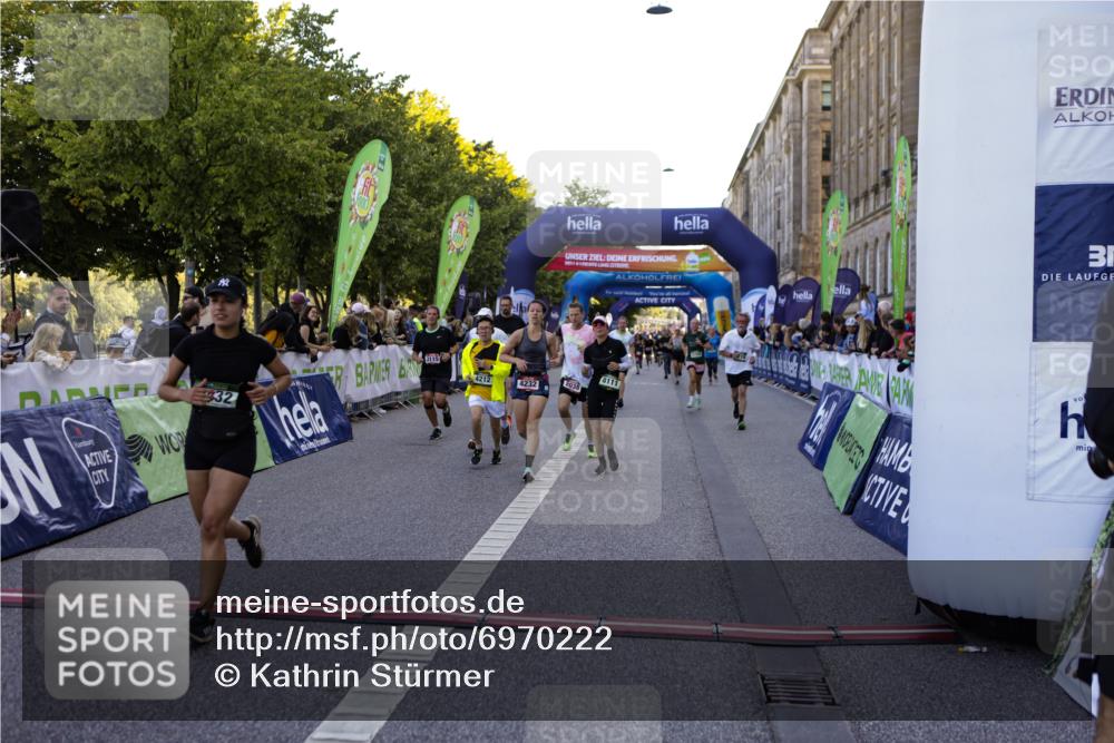 01.09.2024 - BARMER Alsterlauf Kathrin Stürmer Photography http://msf.ph/oto/6970222 01.09.2024 09:59:27 Ziel 2087, 2355, 2417, 2950, 3311, 3315, 3510, 3748, 3940, 4325, 4392, 4524, 4557, 5204, 5205, 5237, 8010, 8321, 8352, 2038, 2223, 2252, 2303, 2445, 2603, 2719, 2729, 2736, 3115, 3603, 3758, 4066, 4212, 4232, 4432, 4495, 4708, 4722, 5231, 8111, 8134, 8148, 8281 meine-sportfotos.de
