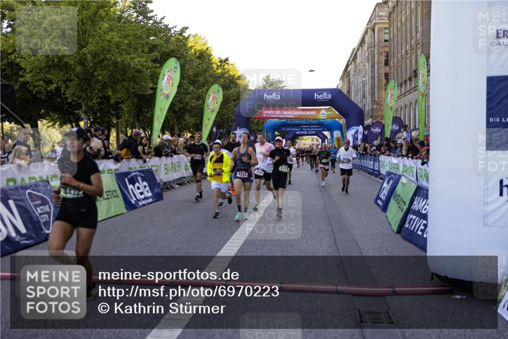 01.09.2024 - BARMER Alsterlauf Kathrin Stürmer Photography http://msf.ph/oto/6970223 01.09.2024 09:59:27 Ziel 2087, 2355, 2417, 2950, 3311, 3315, 3510, 3748, 3940, 4325, 4392, 4524, 4557, 5204, 5205, 5237, 8010, 8321, 8352, 2038, 2223, 2252, 2303, 2445, 2603, 2719, 2729, 2736, 3115, 3603, 3758, 4066, 4212, 4232, 4432, 4495, 4708, 4722, 5231, 8111, 8134, 8148, 8281 meine-sportfotos.de