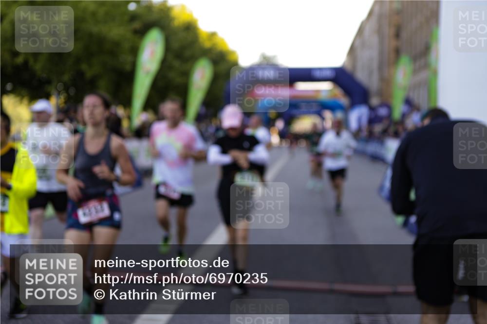 01.09.2024 - BARMER Alsterlauf Kathrin Stürmer Photography http://msf.ph/oto/6970235 01.09.2024 09:59:29 Ziel 2355, 2417, 2877, 2950, 3311, 3315, 3748, 3940, 4325, 4392, 4524, 4557, 5204, 5205, 5237, 8010, 8321, 8352, 2038, 2079, 2223, 2445, 2603, 2719, 2729, 2736, 2771, 3115, 3603, 3758, 4066, 4212, 4232, 4432, 4495, 4605, 4708, 4722, 4867, 5231, 8111, 8134, 8281 meine-sportfotos.de