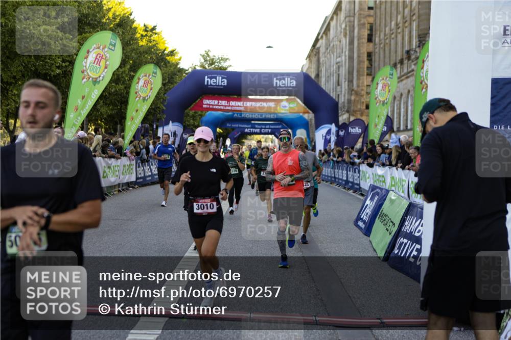 01.09.2024 - BARMER Alsterlauf Kathrin Stürmer Photography http://msf.ph/oto/6970257 01.09.2024 09:59:40 Ziel 2057, 2159, 2417, 2503, 2766, 2877, 2908, 2909, 2912, 3053, 3070, 3311, 3315, 3586, 3673, 3815, 4302, 4405, 4557, 4737, 4904, 4984, 5135, 8033, 8222, 8352, 8371, 2079, 2223, 2304, 2323, 2771, 3010, 3185, 3718, 3737, 3888, 4005, 4045, 4482, 4488, 4495, 4575, 4605, 4727, 4867, 4980, 5016, 5146, 5148, 5266, 5302, 8141, 8345 meine-sportfotos.de