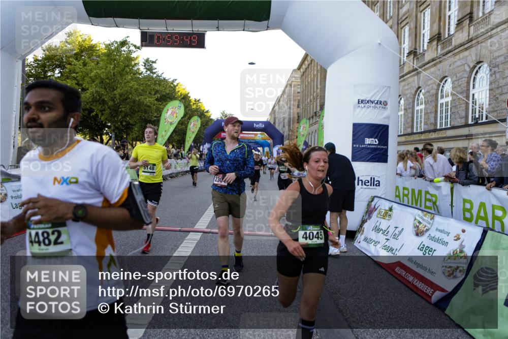 01.09.2024 - BARMER Alsterlauf Kathrin Stürmer Photography http://msf.ph/oto/6970265 01.09.2024 09:59:48 Ziel 2057, 2159, 2361, 2395, 2396, 2401, 2503, 2766, 2877, 2908, 2909, 2912, 3053, 3070, 3586, 3673, 3815, 4141, 4302, 4405, 4604, 4737, 4904, 4984, 5135, 8032, 8033, 8201, 8222, 8371, 2155, 2304, 2323, 2335, 2545, 2620, 3185, 3366, 3718, 3737, 3888, 4005, 4045, 4056, 4294, 4482, 4488, 4575, 4635, 4980, 5146, 5148, 5169, 5212, 5266, 5299, 5302, 8141, 8345 meine-sportfotos.de
