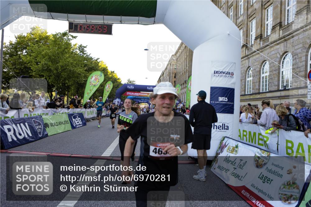 01.09.2024 - BARMER Alsterlauf Kathrin Stürmer Photography http://msf.ph/oto/6970281 01.09.2024 09:59:51 Ziel 2057, 2159, 2361, 2395, 2396, 2401, 2503, 2766, 2908, 2909, 2912, 3053, 3070, 3288, 3586, 3673, 3815, 4141, 4302, 4405, 4604, 4737, 4984, 5135, 8032, 8033, 8101, 8201, 8222, 8371, 2155, 2304, 2335, 2545, 2562, 2620, 2918, 3366, 3718, 3888, 4045, 4056, 4227, 4294, 4482, 4488, 4635, 4887, 5146, 5148, 5153, 5169, 5212, 5266, 5299, 5302 meine-sportfotos.de