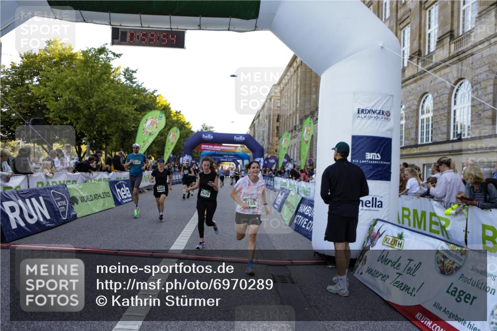 01.09.2024 - BARMER Alsterlauf Kathrin Stürmer Photography http://msf.ph/oto/6970289 01.09.2024 09:59:53 Ziel 2057, 2159, 2361, 2395, 2396, 2401, 2503, 2766, 2912, 3053, 3070, 3288, 3586, 3673, 3815, 4141, 4302, 4391, 4405, 4604, 5135, 8032, 8033, 8101, 8201, 8371, 2155, 2304, 2335, 2545, 2562, 2620, 2918, 3366, 3390, 3888, 4045, 4056, 4227, 4294, 4488, 4635, 4887, 5146, 5148, 5153, 5169, 5212, 5299, 5302 meine-sportfotos.de