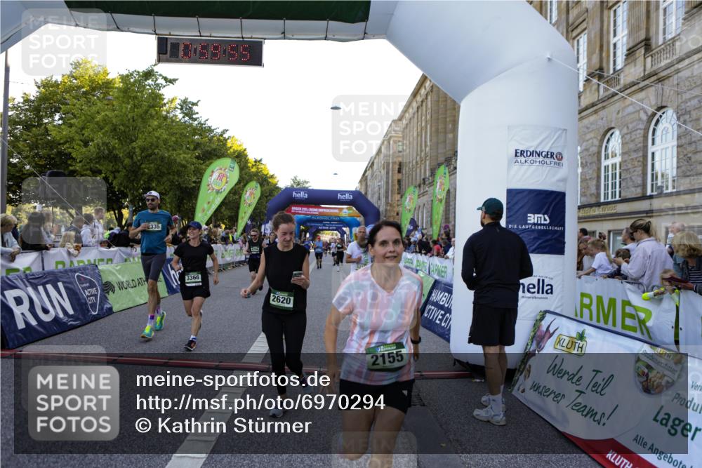 01.09.2024 - BARMER Alsterlauf Kathrin Stürmer Photography http://msf.ph/oto/6970294 01.09.2024 09:59:53 Ziel 2057, 2159, 2361, 2395, 2396, 2401, 2503, 2766, 2912, 3053, 3070, 3288, 3586, 3673, 3815, 4141, 4302, 4391, 4405, 4604, 5135, 8032, 8033, 8101, 8201, 8371, 2155, 2304, 2335, 2545, 2562, 2620, 2918, 3366, 3390, 3888, 4045, 4056, 4227, 4294, 4488, 4635, 4887, 5146, 5148, 5153, 5169, 5212, 5299, 5302 meine-sportfotos.de