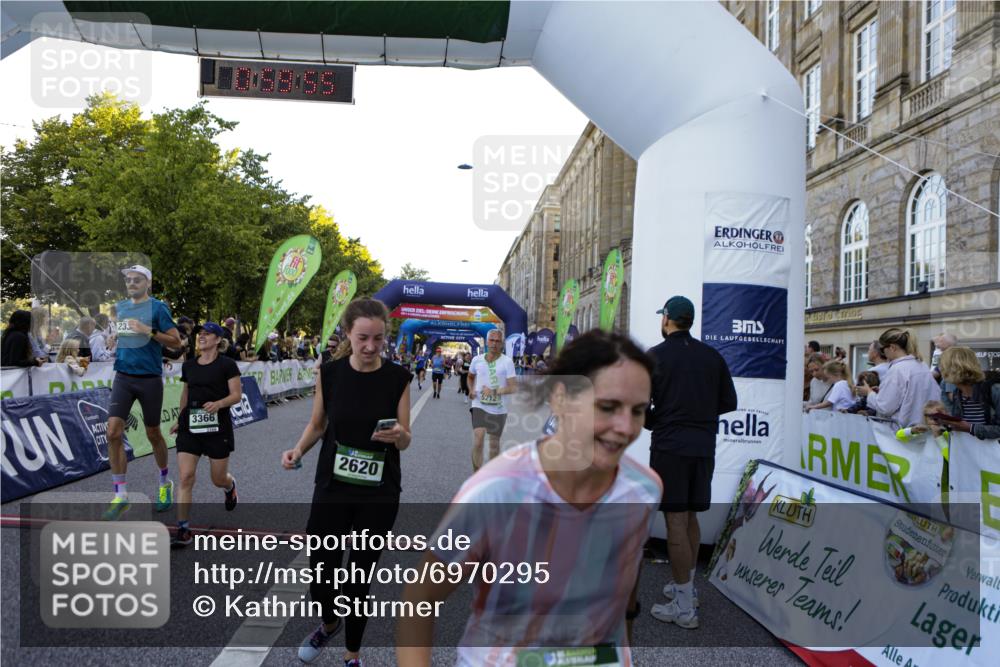01.09.2024 - BARMER Alsterlauf Kathrin Stürmer Photography http://msf.ph/oto/6970295 01.09.2024 09:59:54 Ziel 2057, 2159, 2361, 2395, 2396, 2401, 2766, 2912, 3053, 3070, 3288, 3586, 3673, 4141, 4302, 4391, 4405, 4604, 5135, 8032, 8033, 8101, 8201, 8371, 2155, 2335, 2545, 2562, 2620, 2910, 2918, 3366, 3390, 3888, 4056, 4227, 4294, 4488, 4635, 4887, 5153, 5169, 5212, 5299, 5302 meine-sportfotos.de