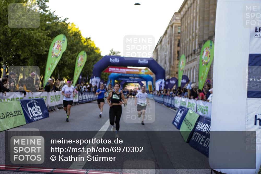01.09.2024 - BARMER Alsterlauf Kathrin Stürmer Photography http://msf.ph/oto/6970302 01.09.2024 09:59:57 Ziel 2057, 2361, 2395, 2396, 2401, 2912, 3053, 3070, 3288, 3324, 3673, 4141, 4302, 4391, 4405, 4604, 4944, 5135, 8032, 8033, 8101, 8201, 8371, 2155, 2335, 2545, 2562, 2620, 2910, 2918, 3366, 3390, 3686, 4227, 4294, 4304, 4693, 4887, 5153, 5169, 5177, 5212, 5299, 8342 meine-sportfotos.de
