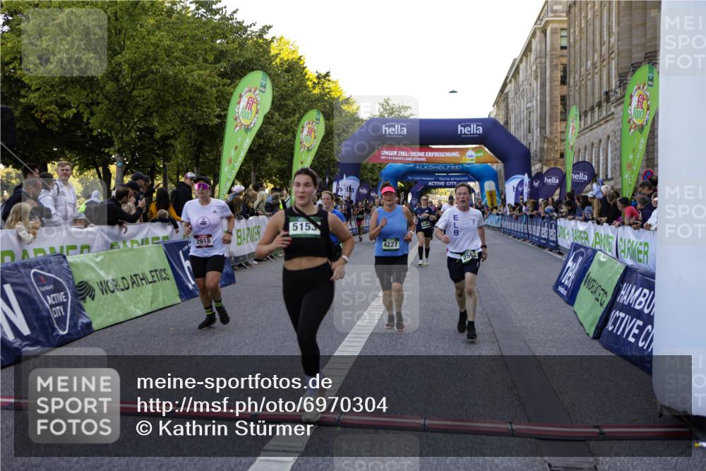 01.09.2024 - BARMER Alsterlauf Kathrin Stürmer Photography http://msf.ph/oto/6970304 01.09.2024 09:59:58 Ziel 2361, 2395, 2396, 2401, 2912, 3053, 3070, 3288, 3324, 3673, 4141, 4302, 4391, 4405, 4604, 4944, 8032, 8033, 8101, 8201, 2155, 2309, 2335, 2545, 2562, 2620, 2910, 2918, 3182, 3366, 3390, 3686, 4227, 4294, 4304, 4693, 4887, 5153, 5169, 5177, 5212, 8342 meine-sportfotos.de