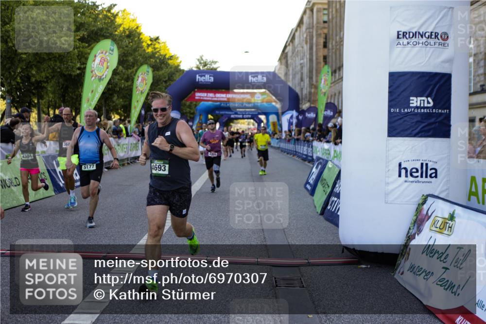 01.09.2024 - BARMER Alsterlauf Kathrin Stürmer Photography http://msf.ph/oto/6970307 01.09.2024 10:00:05 Ziel 2361, 2647, 2661, 2662, 3288, 3324, 3555, 3688, 4130, 4286, 4391, 4443, 4604, 4944, 8032, 8101, 8201, 2309, 2313, 2562, 2910, 2918, 3182, 3390, 3478, 3686, 4227, 4253, 4304, 4672, 4693, 4887, 5084, 5153, 5177, 5216, 8234, 8342 meine-sportfotos.de