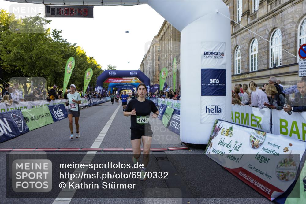 01.09.2024 - BARMER Alsterlauf Kathrin Stürmer Photography http://msf.ph/oto/6970332 01.09.2024 10:00:46 Ziel 2206, 2244, 2674, 2689, 3223, 3323, 3367, 3687, 3912, 4052, 4142, 4171, 4301, 4749, 4908, 4926, 5138, 8109, 2330, 2419, 2612, 2652, 3078, 3278, 3541, 3725, 3834, 3836, 4263, 4553, 4663, 4739, 4744, 8007, 8044, 8046, 8054, 8086, 8088, 8338 meine-sportfotos.de