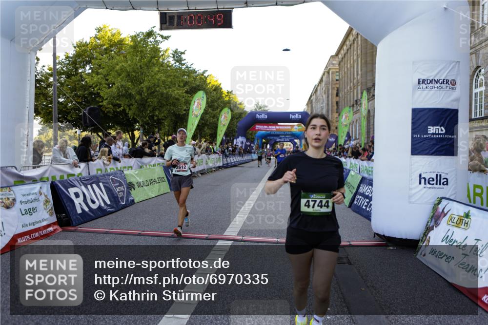 01.09.2024 - BARMER Alsterlauf Kathrin Stürmer Photography http://msf.ph/oto/6970335 01.09.2024 10:00:47 Ziel 2206, 2244, 2674, 2689, 3223, 3323, 3367, 3687, 3912, 4052, 4142, 4171, 4301, 4749, 4908, 4926, 5138, 8109, 2330, 2419, 2612, 2652, 3278, 3541, 3630, 3725, 3834, 3836, 4537, 4553, 4663, 4739, 4744, 8007, 8044, 8046, 8054, 8086, 8088, 8338 meine-sportfotos.de