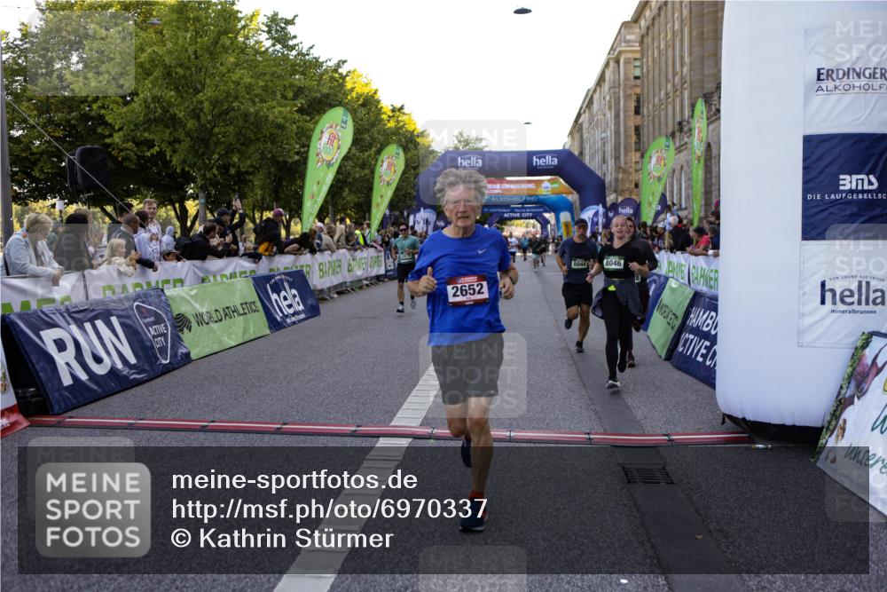 01.09.2024 - BARMER Alsterlauf Kathrin Stürmer Photography http://msf.ph/oto/6970337 01.09.2024 10:00:51 Ziel 2206, 2244, 2245, 3470, 3912, 4052, 4142, 4171, 4301, 4749, 4908, 5138, 5310, 8109, 2330, 2605, 2612, 2652, 2901, 3278, 3312, 3630, 4395, 4537, 4553, 4663, 4739, 4744, 5023, 5106, 5107, 8007, 8044, 8046, 8054, 8338 meine-sportfotos.de