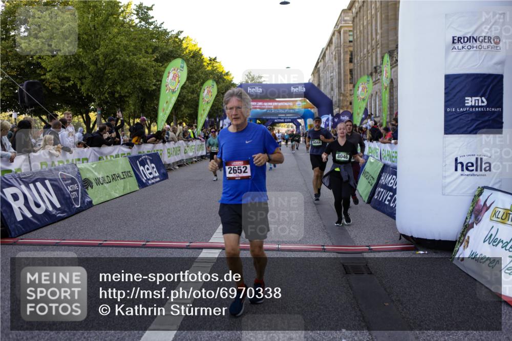 01.09.2024 - BARMER Alsterlauf Kathrin Stürmer Photography http://msf.ph/oto/6970338 01.09.2024 10:00:51 Ziel 2206, 2244, 2245, 3470, 3912, 4052, 4142, 4171, 4301, 4749, 4908, 5138, 5310, 8109, 2330, 2605, 2612, 2652, 2901, 3278, 3312, 3630, 4395, 4537, 4553, 4663, 4739, 4744, 5023, 5106, 5107, 8007, 8044, 8046, 8054, 8338 meine-sportfotos.de