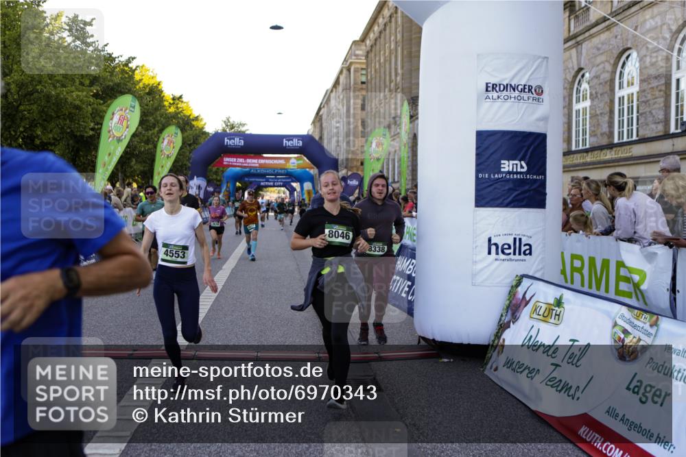 01.09.2024 - BARMER Alsterlauf Kathrin Stürmer Photography http://msf.ph/oto/6970343 01.09.2024 10:00:52 Ziel 2206, 2244, 2245, 3470, 3912, 4052, 4142, 4301, 4749, 4908, 5138, 5310, 8109, 8190, 2605, 2612, 2652, 2901, 3278, 3312, 3630, 4395, 4537, 4553, 4663, 4715, 4744, 5023, 5106, 5107, 8007, 8044, 8046, 8054, 8338 meine-sportfotos.de