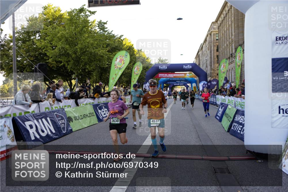 01.09.2024 - BARMER Alsterlauf Kathrin Stürmer Photography http://msf.ph/oto/6970349 01.09.2024 10:00:55 Ziel 2245, 3470, 3883, 3912, 4052, 4142, 4301, 4749, 4908, 5138, 5310, 8109, 8190, 2605, 2652, 2901, 3278, 3312, 3630, 4395, 4537, 4553, 4612, 4663, 4715, 5023, 5106, 5107, 8044, 8046, 8338 meine-sportfotos.de