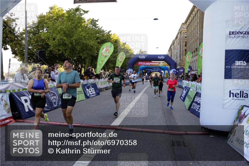 01.09.2024 - BARMER Alsterlauf Kathrin Stürmer Photography http://msf.ph/oto/6970358 01.09.2024 10:00:57 Ziel 2245, 3470, 3504, 3883, 3912, 4032, 4142, 4301, 4749, 4908, 5138, 5147, 5310, 8109, 8190, 2605, 2652, 2901, 3278, 3312, 3630, 3854, 4395, 4537, 4553, 4612, 4663, 4715, 5023, 5106, 5107, 8044, 8046, 8338 meine-sportfotos.de