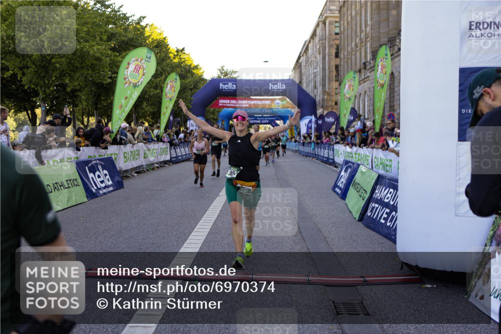 01.09.2024 - BARMER Alsterlauf Kathrin Stürmer Photography http://msf.ph/oto/6970374 01.09.2024 10:01:03 Ziel 2245, 2282, 2942, 3470, 3504, 3587, 3883, 4032, 4142, 4301, 5147, 5310, 8190, 2366, 2605, 2901, 2911, 3272, 3312, 3854, 3956, 4395, 4612, 4715, 5023, 5106, 5107, 8195 meine-sportfotos.de