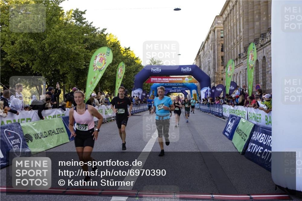 01.09.2024 - BARMER Alsterlauf Kathrin Stürmer Photography http://msf.ph/oto/6970390 01.09.2024 10:01:06 Ziel 2245, 2282, 2942, 3107, 3470, 3504, 3587, 3752, 3883, 3950, 4032, 4446, 5147, 5310, 8190, 2366, 2605, 2911, 3272, 3312, 3328, 3661, 3854, 3956, 4576, 4612, 4715, 4788, 5023, 5028, 8195 meine-sportfotos.de