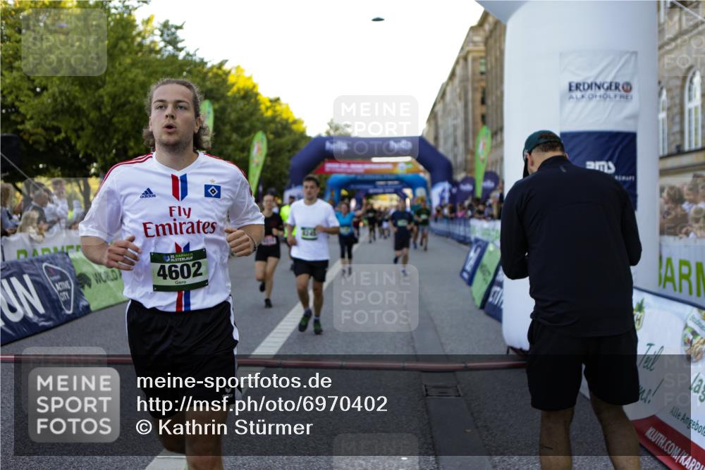01.09.2024 - BARMER Alsterlauf Kathrin Stürmer Photography http://msf.ph/oto/6970402 01.09.2024 10:01:17 Ziel 2282, 2289, 2290, 2942, 3107, 3275, 3587, 3722, 3752, 3950, 4032, 4068, 4070, 4220, 4287, 4446, 4665, 4759, 4771, 4945, 5081, 5096, 5111, 5147, 5296, 8062, 2040, 2315, 2486, 2935, 2973, 3137, 3328, 3329, 3661, 4191, 4192, 4576, 4602, 4788, 5028, 5224, 5225, 8073, 8195, 8245, 8302, 8363 meine-sportfotos.de