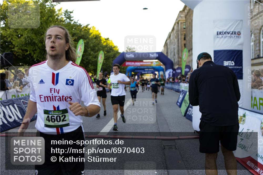 01.09.2024 - BARMER Alsterlauf Kathrin Stürmer Photography http://msf.ph/oto/6970403 01.09.2024 10:01:17 Ziel 2282, 2289, 2290, 2942, 3107, 3275, 3587, 3722, 3752, 3950, 4032, 4068, 4070, 4220, 4287, 4446, 4665, 4759, 4771, 4945, 5081, 5096, 5111, 5147, 5296, 8062, 2040, 2315, 2486, 2935, 2973, 3137, 3328, 3329, 3661, 4191, 4192, 4576, 4602, 4788, 5028, 5224, 5225, 8073, 8195, 8245, 8302, 8363 meine-sportfotos.de