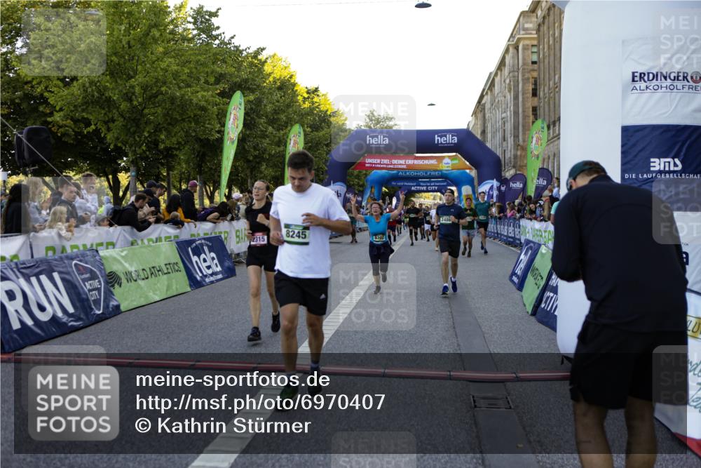 01.09.2024 - BARMER Alsterlauf Kathrin Stürmer Photography http://msf.ph/oto/6970407 01.09.2024 10:01:18 Ziel 2059, 2282, 2289, 2290, 2942, 3107, 3275, 3587, 3722, 3752, 3950, 4068, 4070, 4220, 4287, 4446, 4665, 4759, 4771, 4945, 5081, 5096, 5111, 5296, 8062, 2040, 2315, 2486, 2935, 2973, 3137, 3328, 3329, 3661, 4191, 4192, 4466, 4576, 4602, 4788, 5028, 5224, 5225, 8073, 8195, 8245, 8302, 8363 meine-sportfotos.de