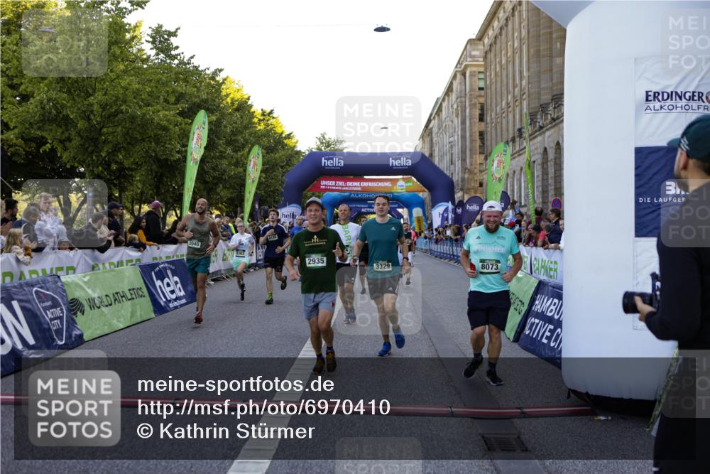 01.09.2024 - BARMER Alsterlauf Kathrin Stürmer Photography http://msf.ph/oto/6970410 01.09.2024 10:01:22 Ziel 2059, 2289, 2290, 3107, 3134, 3275, 3722, 3752, 3817, 3950, 4068, 4070, 4220, 4287, 4446, 4665, 4759, 4771, 4945, 5081, 5096, 5111, 5296, 8062, 2004, 2040, 2250, 2315, 2486, 2935, 2973, 3137, 3329, 3957, 3968, 4191, 4192, 4354, 4466, 4559, 4602, 5224, 5225, 8073, 8245, 8302, 8363 meine-sportfotos.de