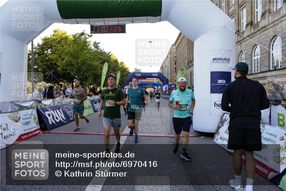 01.09.2024 - BARMER Alsterlauf Kathrin Stürmer Photography http://msf.ph/oto/6970416 01.09.2024 10:01:23 Ziel 2059, 2289, 2290, 3107, 3134, 3275, 3722, 3752, 3817, 3950, 4068, 4070, 4220, 4287, 4446, 4665, 4759, 4771, 4941, 4945, 5081, 5096, 5111, 5296, 8062, 2004, 2040, 2250, 2315, 2486, 2935, 2973, 3170, 3329, 3957, 3968, 4191, 4192, 4354, 4466, 4559, 4695, 5224, 5225, 8073, 8245, 8302, 8363 meine-sportfotos.de