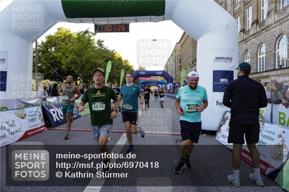 01.09.2024 - BARMER Alsterlauf Kathrin Stürmer Photography http://msf.ph/oto/6970418 01.09.2024 10:01:24 Ziel 2059, 2289, 2290, 3107, 3134, 3275, 3722, 3752, 3817, 3950, 4068, 4070, 4220, 4287, 4322, 4446, 4665, 4759, 4771, 4941, 4945, 5081, 5096, 5111, 5296, 8062, 2004, 2040, 2250, 2315, 2486, 2935, 2973, 3170, 3329, 3957, 3968, 4191, 4192, 4354, 4466, 4559, 4695, 5224, 5225, 8073, 8245, 8302, 8363 meine-sportfotos.de
