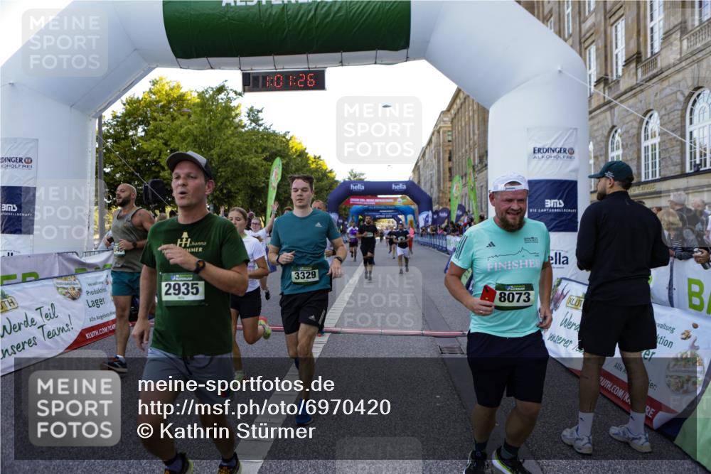 01.09.2024 - BARMER Alsterlauf Kathrin Stürmer Photography http://msf.ph/oto/6970420 01.09.2024 10:01:24 Ziel 2059, 2289, 2290, 3107, 3134, 3275, 3722, 3752, 3817, 3950, 4068, 4070, 4220, 4287, 4322, 4446, 4665, 4759, 4771, 4941, 4945, 5081, 5096, 5111, 5296, 8062, 2004, 2040, 2250, 2315, 2486, 2935, 2973, 3170, 3329, 3957, 3968, 4191, 4192, 4354, 4466, 4559, 4695, 5224, 5225, 8073, 8245, 8302, 8363 meine-sportfotos.de