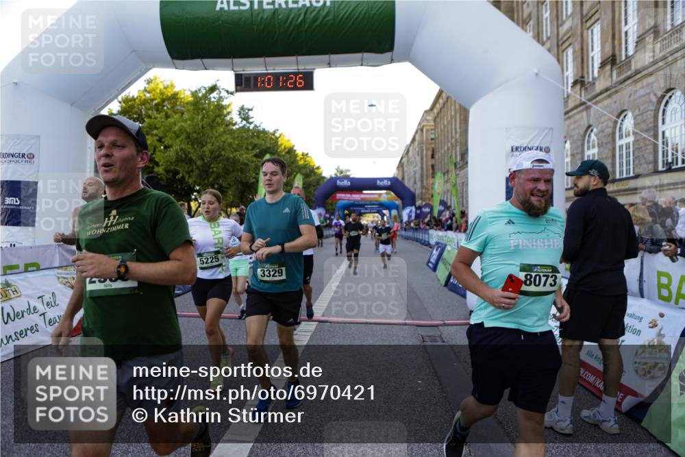01.09.2024 - BARMER Alsterlauf Kathrin Stürmer Photography http://msf.ph/oto/6970421 01.09.2024 10:01:24 Ziel 2059, 2289, 2290, 3107, 3134, 3275, 3722, 3752, 3817, 3950, 4068, 4070, 4220, 4287, 4322, 4446, 4665, 4759, 4771, 4941, 4945, 5081, 5096, 5111, 5296, 8062, 2004, 2040, 2250, 2315, 2486, 2935, 2973, 3170, 3329, 3957, 3968, 4191, 4192, 4354, 4466, 4559, 4695, 5224, 5225, 8073, 8245, 8302, 8363 meine-sportfotos.de