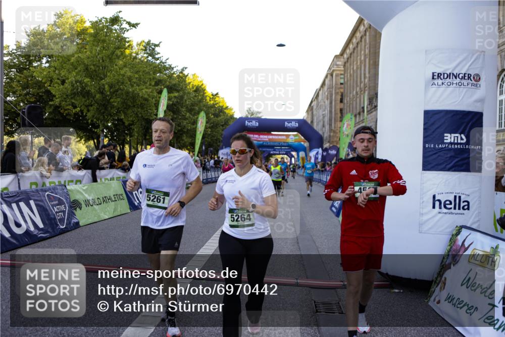 01.09.2024 - BARMER Alsterlauf Kathrin Stürmer Photography http://msf.ph/oto/6970442 01.09.2024 10:01:35 Ziel 2059, 2259, 3134, 3275, 3722, 3742, 3817, 3909, 3992, 4068, 4070, 4127, 4133, 4145, 4214, 4225, 4287, 4322, 4582, 4665, 4759, 4771, 4941, 4989, 2006, 2114, 2243, 2250, 2513, 2890, 2891, 3018, 3142, 3170, 3171, 3204, 3208, 3209, 3327, 3472, 3590, 3968, 4354, 4559, 4583, 4695, 4766, 5261, 5264 meine-sportfotos.de