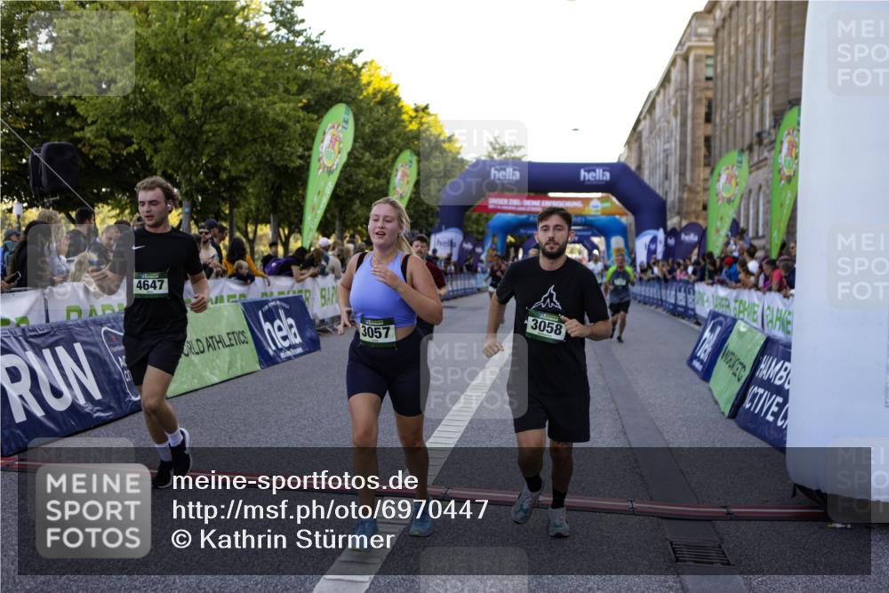 01.09.2024 - BARMER Alsterlauf Kathrin Stürmer Photography http://msf.ph/oto/6970447 01.09.2024 10:01:45 Ziel 2259, 2888, 3195, 3196, 3276, 3742, 3909, 3992, 4127, 4133, 4145, 4184, 4214, 4225, 4244, 4582, 4603, 4989, 5042, 2006, 2122, 2152, 2243, 2357, 2513, 2890, 2891, 3057, 3058, 3102, 3142, 3208, 3209, 3472, 3590, 3702, 4182, 4647, 4745, 4766, 4923, 5141, 5207 meine-sportfotos.de