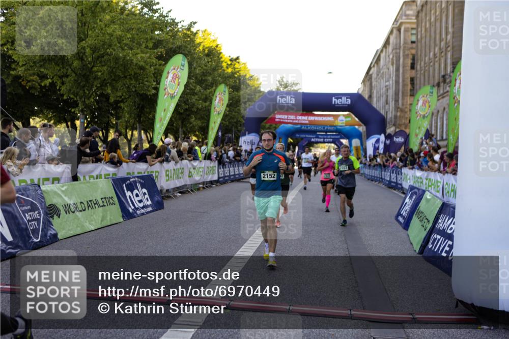01.09.2024 - BARMER Alsterlauf Kathrin Stürmer Photography http://msf.ph/oto/6970449 01.09.2024 10:01:47 Ziel 2259, 2888, 3195, 3196, 3239, 3276, 3562, 3619, 3742, 3886, 3909, 4127, 4133, 4145, 4184, 4214, 4244, 4582, 4603, 5042, 8199, 2006, 2122, 2152, 2208, 2356, 2357, 2890, 3057, 3058, 3093, 3102, 3123, 3208, 3209, 3590, 3702, 4182, 4628, 4647, 4745, 4766, 4923, 5141, 5207 meine-sportfotos.de