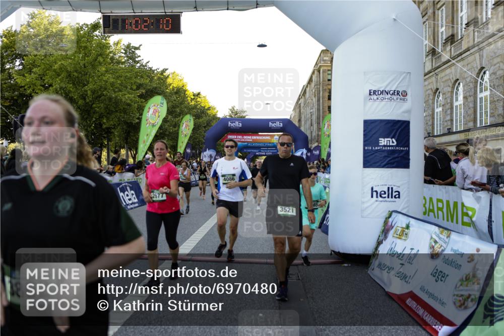 01.09.2024 - BARMER Alsterlauf Kathrin Stürmer Photography http://msf.ph/oto/6970480 01.09.2024 10:02:08 Ziel 2163, 2165, 2420, 2785, 2786, 2830, 2838, 2839, 3550, 3621, 3728, 3994, 4778, 4825, 4937, 8289, 8290, 2116, 2442, 2642, 2677, 2691, 2769, 2939, 3026, 3203, 3294, 3521, 3650, 3658, 3746, 3862, 4024, 4085, 4086, 4138, 4158, 4218, 4441, 4509, 4719, 4827, 4972, 5210, 5254, 5263, 8063, 8297 meine-sportfotos.de