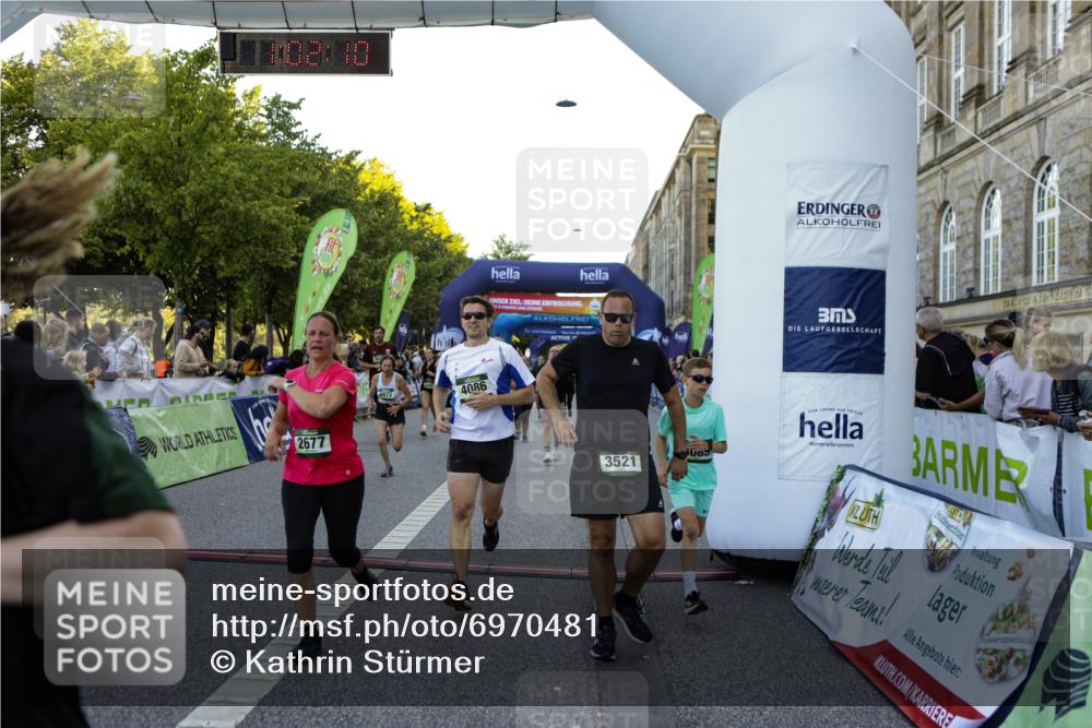 01.09.2024 - BARMER Alsterlauf Kathrin Stürmer Photography http://msf.ph/oto/6970481 01.09.2024 10:02:08 Ziel 2163, 2165, 2420, 2785, 2786, 2830, 2838, 2839, 3550, 3621, 3728, 3994, 4778, 4825, 4937, 8289, 8290, 2116, 2442, 2642, 2677, 2691, 2769, 2939, 3026, 3203, 3294, 3521, 3650, 3658, 3746, 3862, 4024, 4085, 4086, 4138, 4158, 4218, 4441, 4509, 4719, 4827, 4972, 5210, 5254, 5263, 8063, 8297 meine-sportfotos.de