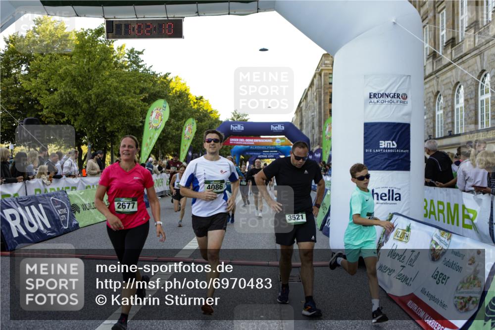 01.09.2024 - BARMER Alsterlauf Kathrin Stürmer Photography http://msf.ph/oto/6970483 01.09.2024 10:02:08 Ziel 2163, 2165, 2420, 2785, 2786, 2830, 2838, 2839, 3550, 3621, 3728, 3994, 4778, 4825, 4937, 8289, 8290, 2116, 2442, 2642, 2677, 2691, 2769, 2939, 3026, 3203, 3294, 3521, 3650, 3658, 3746, 3862, 4024, 4085, 4086, 4138, 4158, 4218, 4441, 4509, 4719, 4827, 4972, 5210, 5254, 5263, 8063, 8297 meine-sportfotos.de