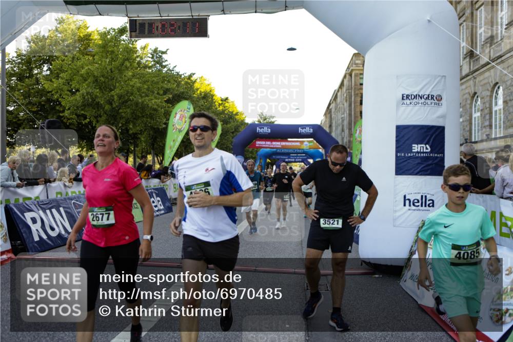 01.09.2024 - BARMER Alsterlauf Kathrin Stürmer Photography http://msf.ph/oto/6970485 01.09.2024 10:02:09 Ziel 2163, 2165, 2420, 2785, 2786, 2830, 2838, 2839, 3550, 3621, 3728, 3994, 4778, 4825, 4937, 8289, 8290, 2116, 2442, 2642, 2677, 2691, 2769, 2939, 3026, 3203, 3294, 3521, 3650, 3658, 3746, 3862, 4024, 4085, 4086, 4138, 4218, 4441, 4509, 4719, 4972, 5210, 5254, 5263, 8063, 8297 meine-sportfotos.de
