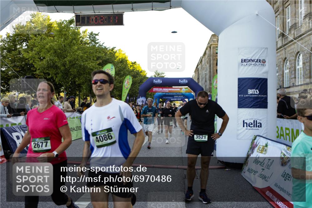 01.09.2024 - BARMER Alsterlauf Kathrin Stürmer Photography http://msf.ph/oto/6970486 01.09.2024 10:02:09 Ziel 2163, 2165, 2420, 2785, 2786, 2830, 2838, 2839, 3550, 3621, 3728, 3994, 4778, 4825, 4937, 8289, 8290, 2116, 2442, 2642, 2677, 2691, 2769, 2939, 3026, 3203, 3294, 3521, 3650, 3658, 3746, 3862, 4024, 4085, 4086, 4138, 4218, 4441, 4509, 4719, 4972, 5210, 5254, 5263, 8063, 8297 meine-sportfotos.de