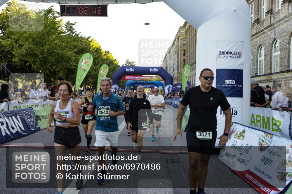 01.09.2024 - BARMER Alsterlauf Kathrin Stürmer Photography http://msf.ph/oto/6970496 01.09.2024 10:02:11 Ziel 2163, 2165, 2420, 2785, 2830, 2838, 2839, 3550, 3621, 3728, 4079, 4778, 4825, 4937, 4947, 8289, 2116, 2442, 2642, 2677, 2691, 2769, 2939, 3026, 3203, 3294, 3521, 3650, 3746, 3862, 4085, 4086, 4138, 4218, 4441, 4509, 4719, 4972, 5210, 5254, 5263, 8063, 8297 meine-sportfotos.de
