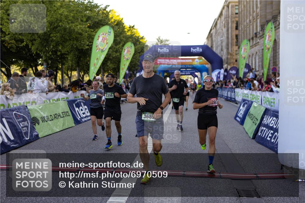 01.09.2024 - BARMER Alsterlauf Kathrin Stürmer Photography http://msf.ph/oto/6970509 01.09.2024 10:02:22 Ziel 2163, 2785, 2837, 3040, 3129, 3361, 3505, 3550, 3616, 3621, 4079, 4121, 4778, 4947, 8344, 8348, 2116, 2260, 2656, 2657, 3294, 3350, 3351, 3685, 3958, 4441, 5283, 8130 meine-sportfotos.de
