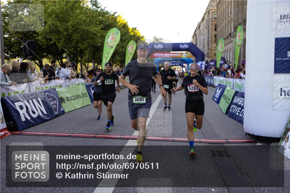 01.09.2024 - BARMER Alsterlauf Kathrin Stürmer Photography http://msf.ph/oto/6970511 01.09.2024 10:02:22 Ziel 2163, 2785, 2837, 3040, 3129, 3361, 3505, 3550, 3616, 3621, 4079, 4121, 4778, 4947, 8344, 8348, 2116, 2260, 2656, 2657, 3294, 3350, 3351, 3685, 3958, 4441, 5283, 8130 meine-sportfotos.de