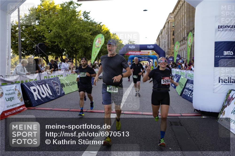 01.09.2024 - BARMER Alsterlauf Kathrin Stürmer Photography http://msf.ph/oto/6970513 01.09.2024 10:02:23 Ziel 2785, 2837, 3040, 3129, 3188, 3361, 3505, 3550, 3616, 3621, 4079, 4121, 4122, 4778, 4947, 8344, 8348, 2116, 2260, 2656, 2657, 3350, 3351, 3685, 3958, 5037, 5283, 8130 meine-sportfotos.de