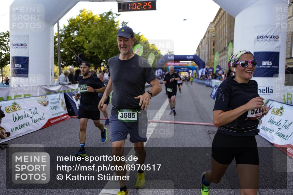 01.09.2024 - BARMER Alsterlauf Kathrin Stürmer Photography http://msf.ph/oto/6970517 01.09.2024 10:02:23 Ziel 2785, 2837, 3040, 3129, 3188, 3361, 3505, 3550, 3616, 3621, 4079, 4121, 4122, 4778, 4947, 8344, 8348, 2116, 2260, 2656, 2657, 3350, 3351, 3685, 3958, 5037, 5283, 8130 meine-sportfotos.de