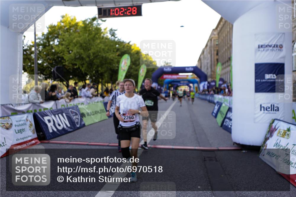01.09.2024 - BARMER Alsterlauf Kathrin Stürmer Photography http://msf.ph/oto/6970518 01.09.2024 10:02:26 Ziel 2750, 2785, 2837, 3040, 3116, 3129, 3188, 3361, 3494, 3505, 3572, 3616, 4079, 4121, 4122, 4778, 4947, 8344, 8348, 2260, 2656, 2657, 2823, 3350, 3351, 3685, 3958, 4169, 4892, 5037, 5283, 8130 meine-sportfotos.de